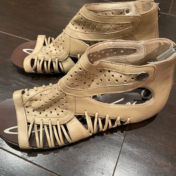 Sam Edelman gladiator sandals size 6 or 37 - Picture 3 of 5